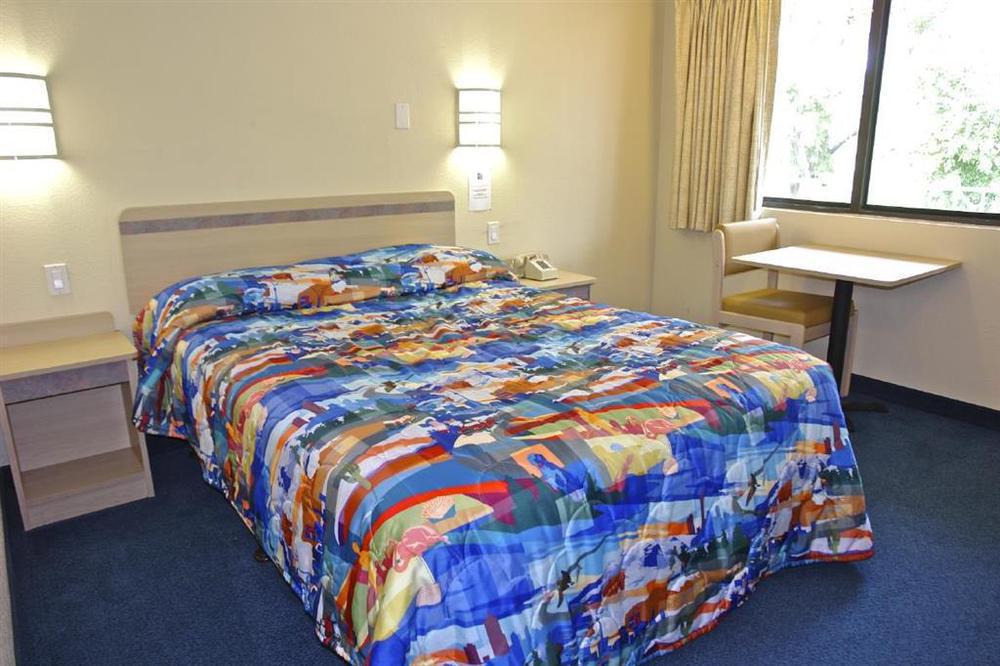Motel 6-Janesville, Wi Room photo